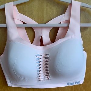 Victoria Secret Sport bra. 38D. NWOT